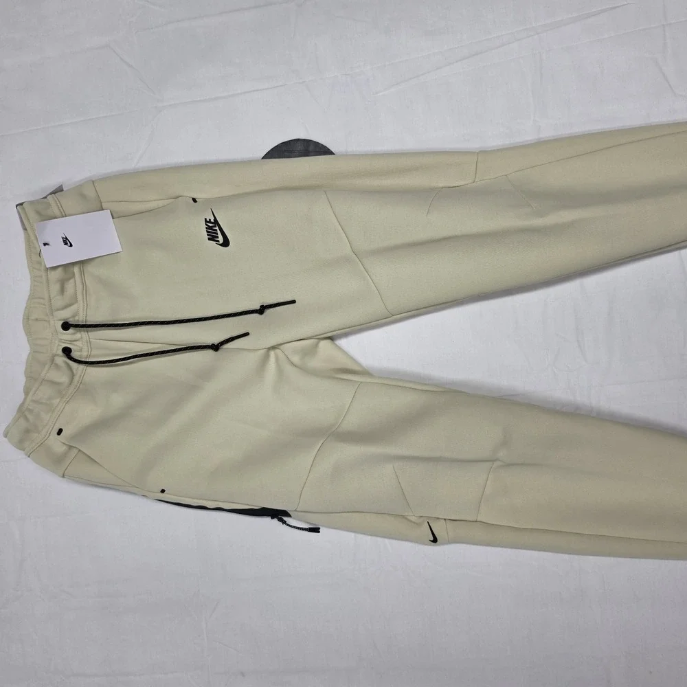 Nike Tech Fleece Jogger Pants Light Khaki Sail HV0959-234 Men's Size Small
